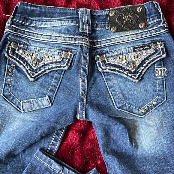 brand new miss me jeans size 24 skinny medium wash with fade and some distress - Picture 1 of 9